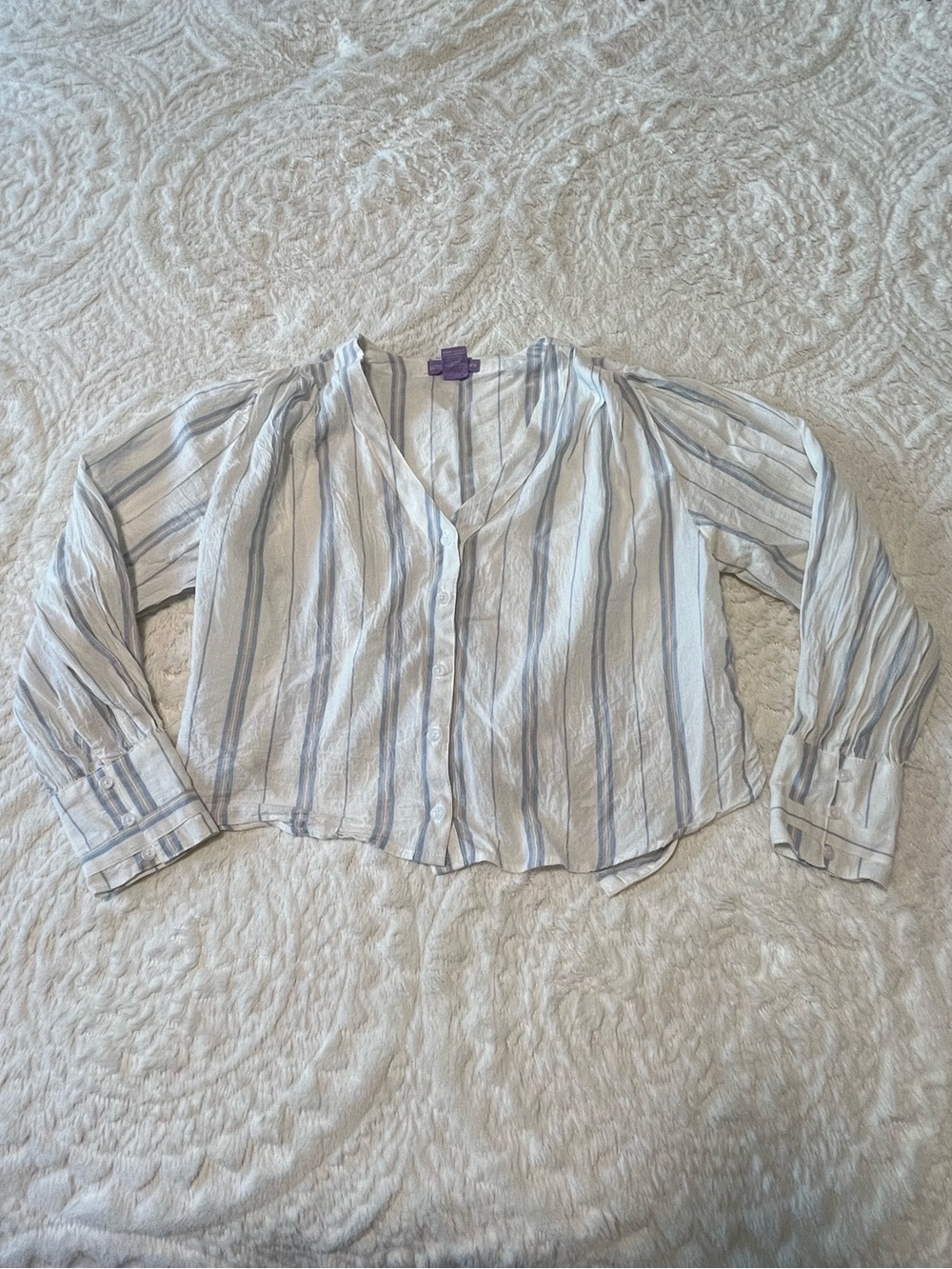 Relaxed Stripe Button-Down Blouse in White & Light Blue Size Large
